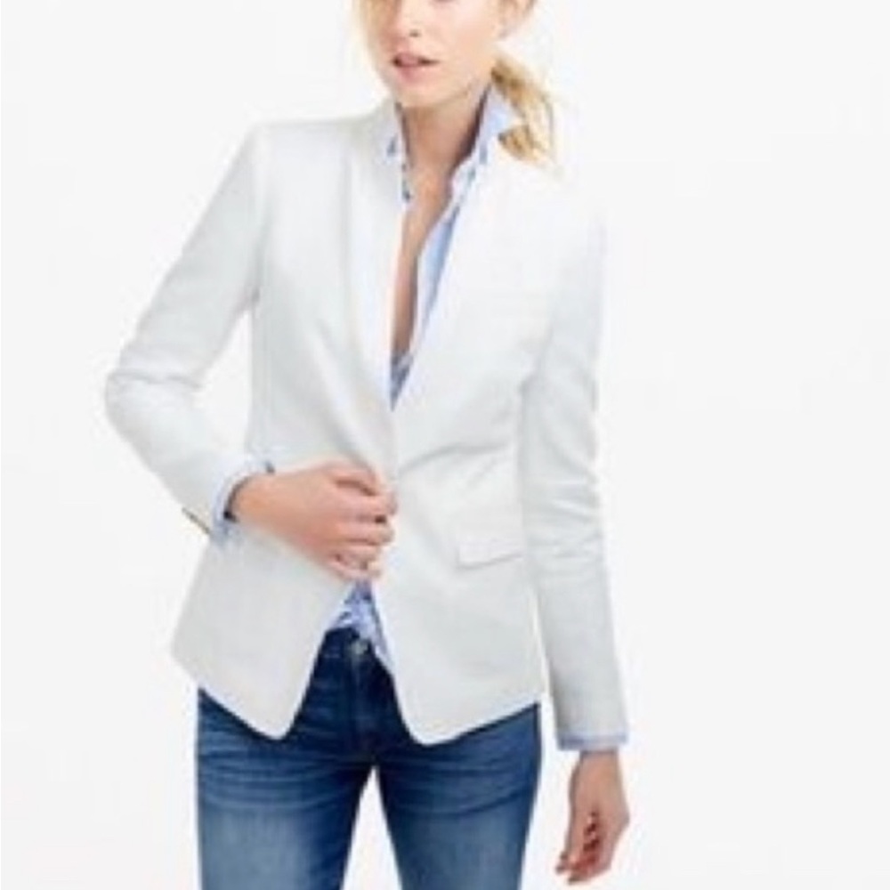 New without tags, banana republic long and lean white linen Blaser